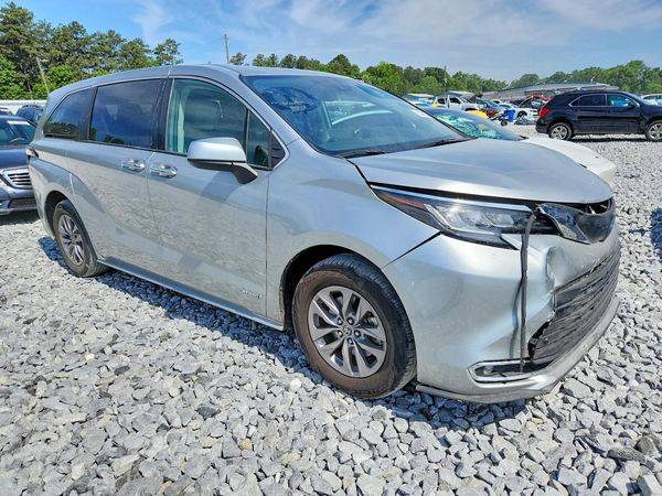 2021 TOYOTA SIENNA