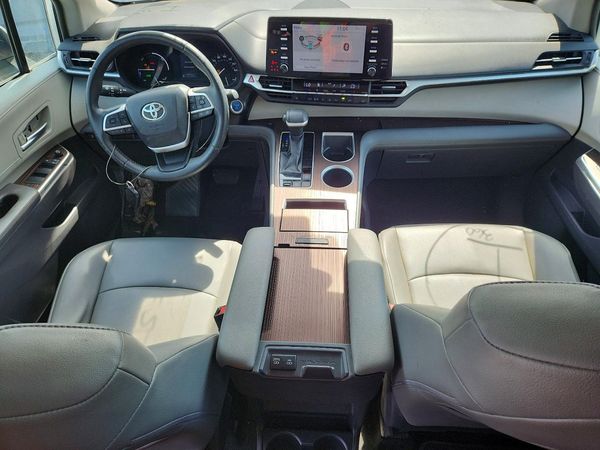 2021 TOYOTA SIENNA