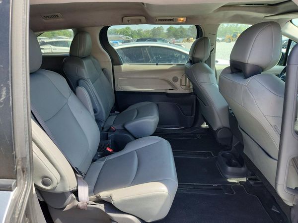 2021 TOYOTA SIENNA