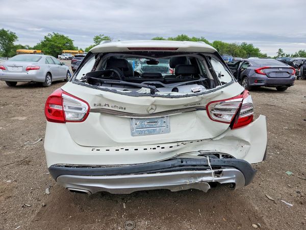 2015 MERCEDES-BENZ GLA GLA250 4-MATIC