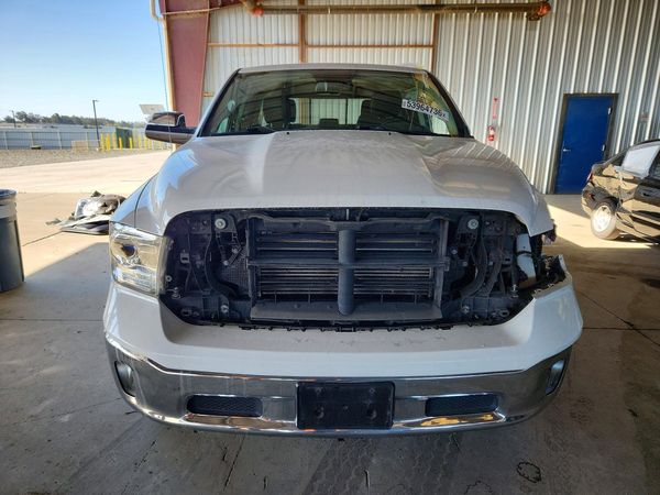 2019 RAM 1500 CLASSIC Laramie