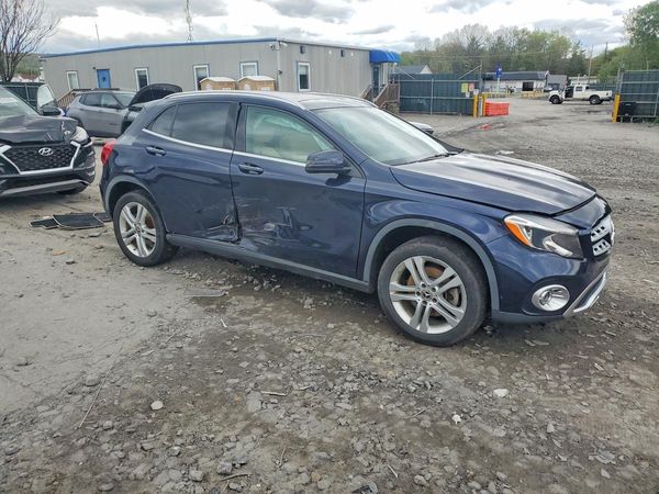 2019 MERCEDES-BENZ GLA