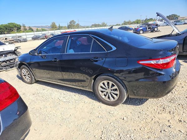 2017 TOYOTA CAMRY