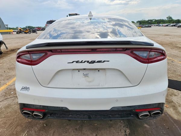 2021 KIA STINGER Base