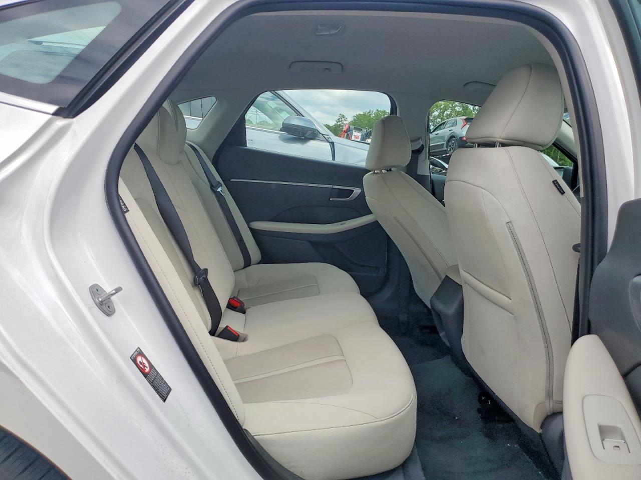 2023 HYUNDAI SONATA SE
