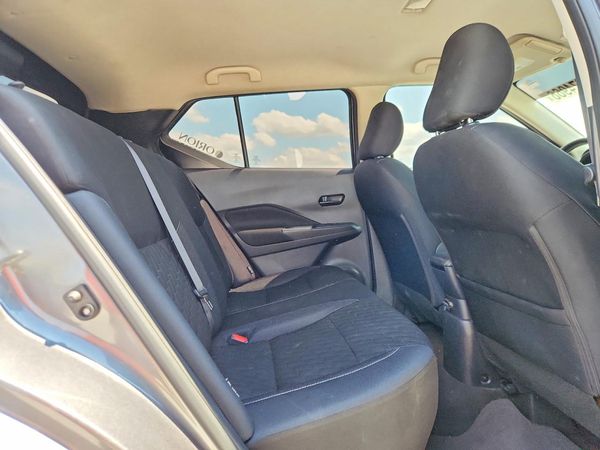 2021 NISSAN KICKS S