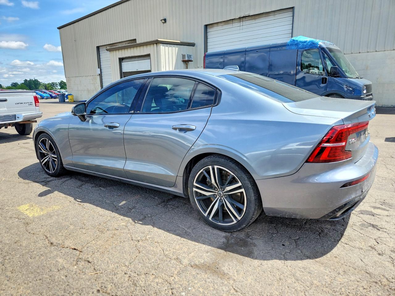 2019 VOLVO S60 R-Design