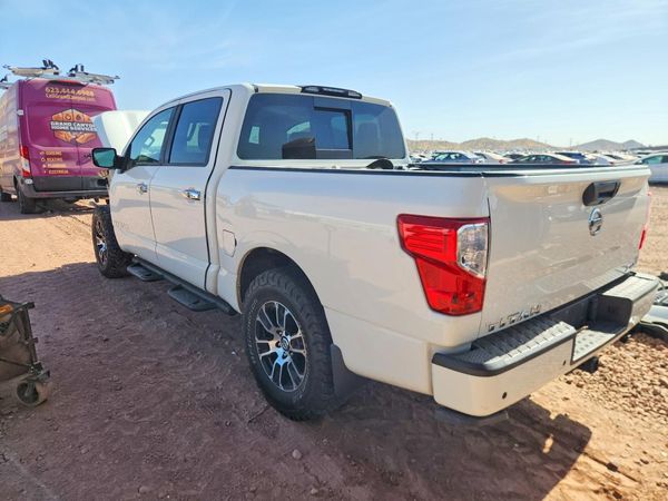 2021 NISSAN TITAN Crew Cab