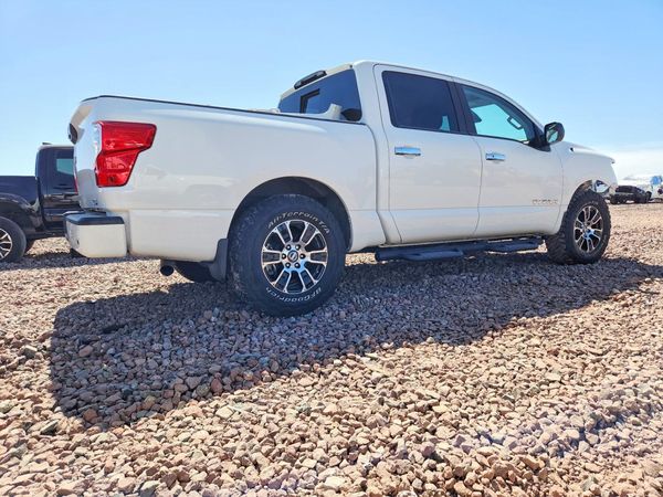 2021 NISSAN TITAN Crew Cab