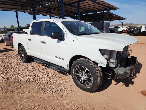 2021 NISSAN TITAN Crew Cab