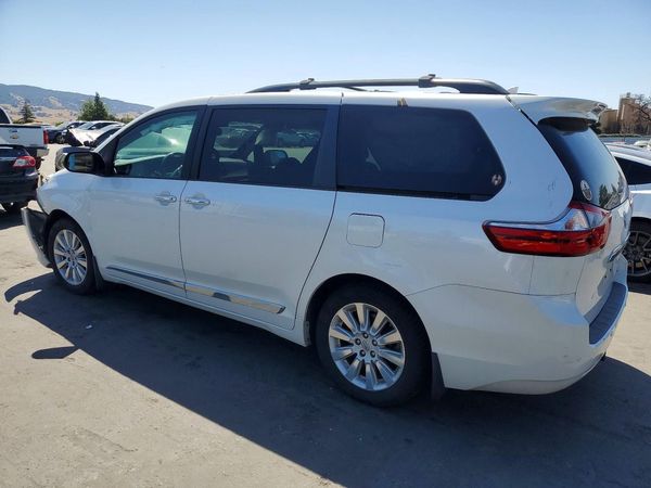 2015 TOYOTA SIENNA
