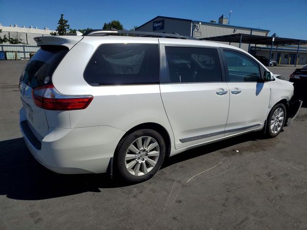 2015 TOYOTA SIENNA