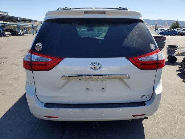 2015 TOYOTA SIENNA