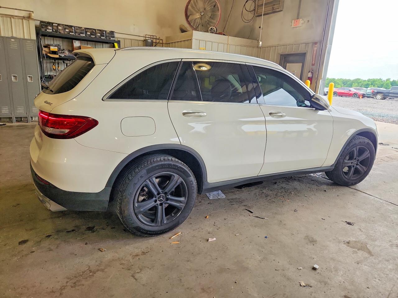 2016 MERCEDES-BENZ GLC GLC300 Base-4M
