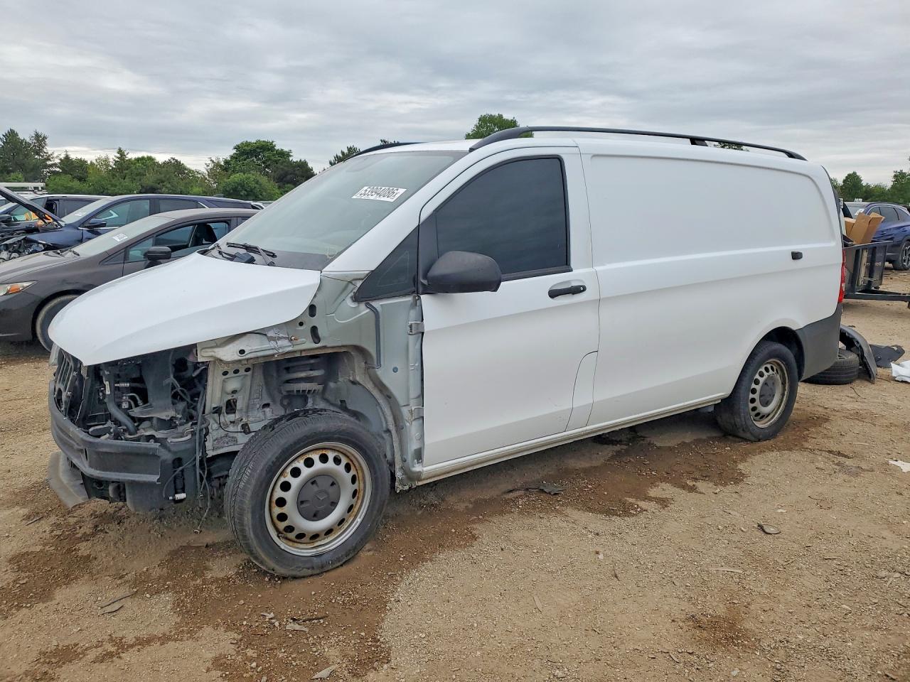 2016 MERCEDES-BENZ METRIS
