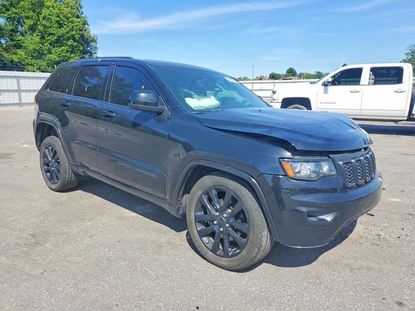 2020 JEEP GRAND CHEROKEE LAREDO 4X4