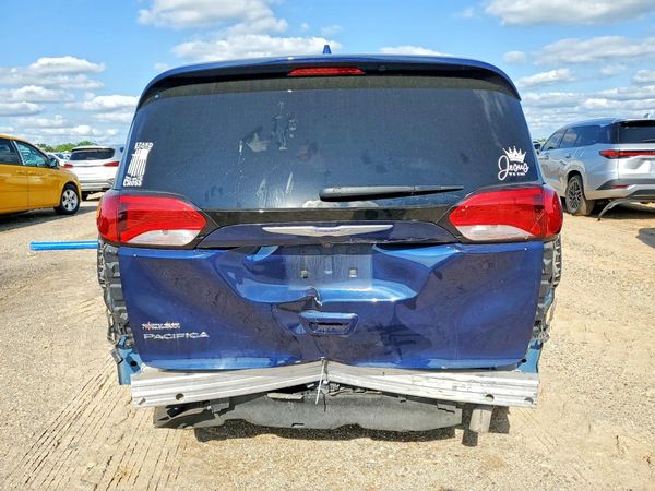 2020 CHRYSLER PACIFICA Touring