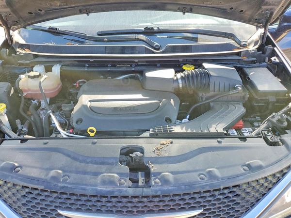 2020 CHRYSLER PACIFICA Touring