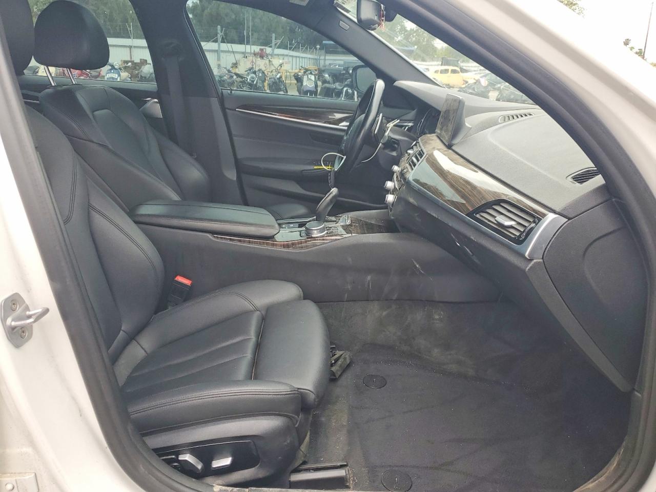 2018 BMW 530
