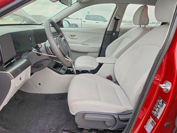 2025 HYUNDAI KONA SE
