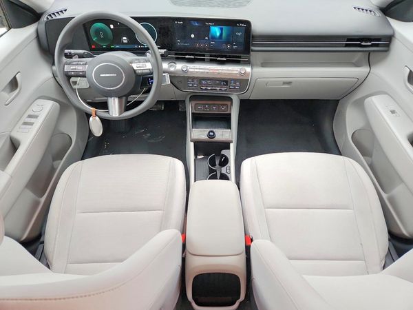2025 HYUNDAI KONA SE