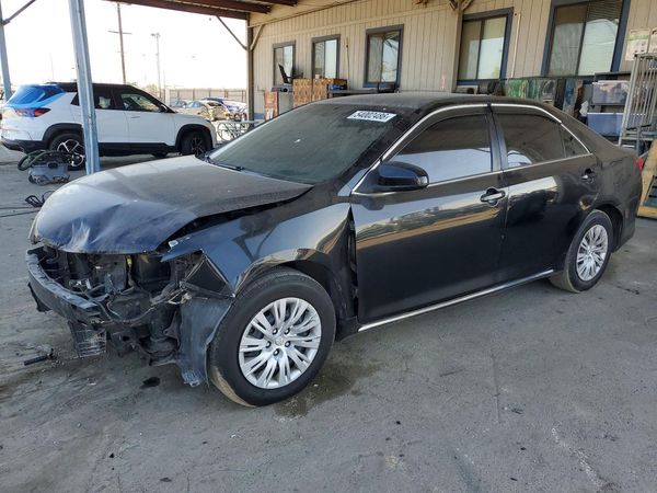 2014 TOYOTA CAMRY