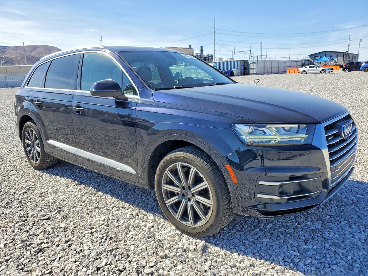 2017 AUDI Q7 quattro Premium Plus