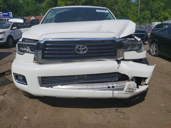 2019 TOYOTA SEQUOIA SR5 grade