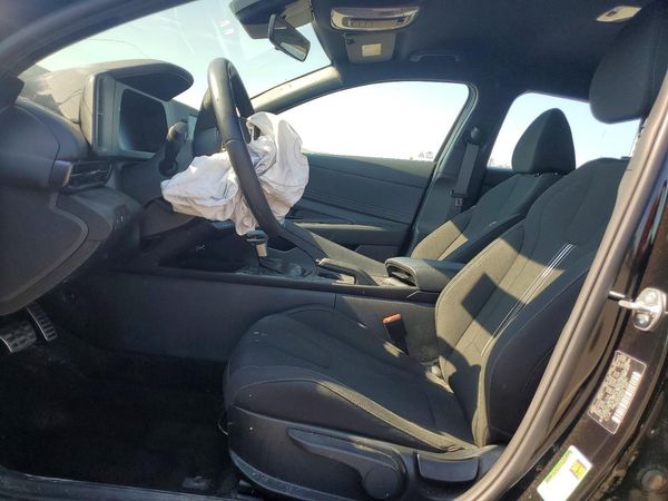 2025 HYUNDAI ELANTRA SEL Sport — DENT