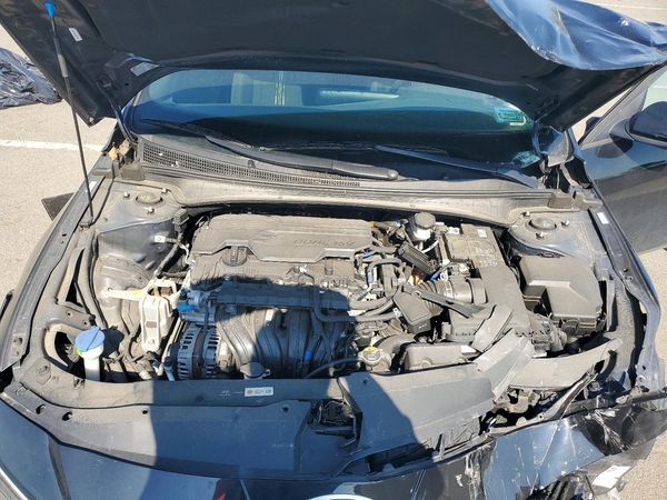 2025 HYUNDAI ELANTRA SEL Sport — Engine bay