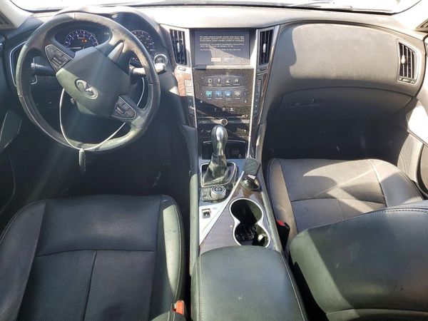 2017 INFINITI Q50