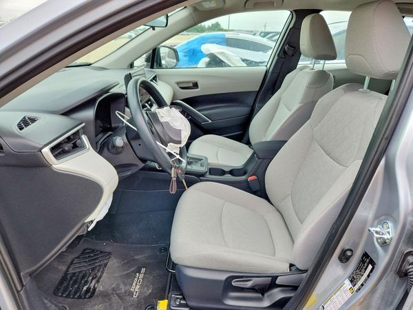 2026 TOYOTA COROLLA CROSS L — DENT