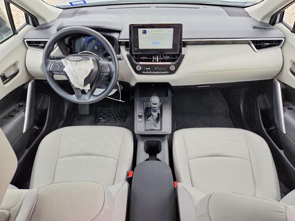 2026 TOYOTA COROLLA CROSS L — CKPT