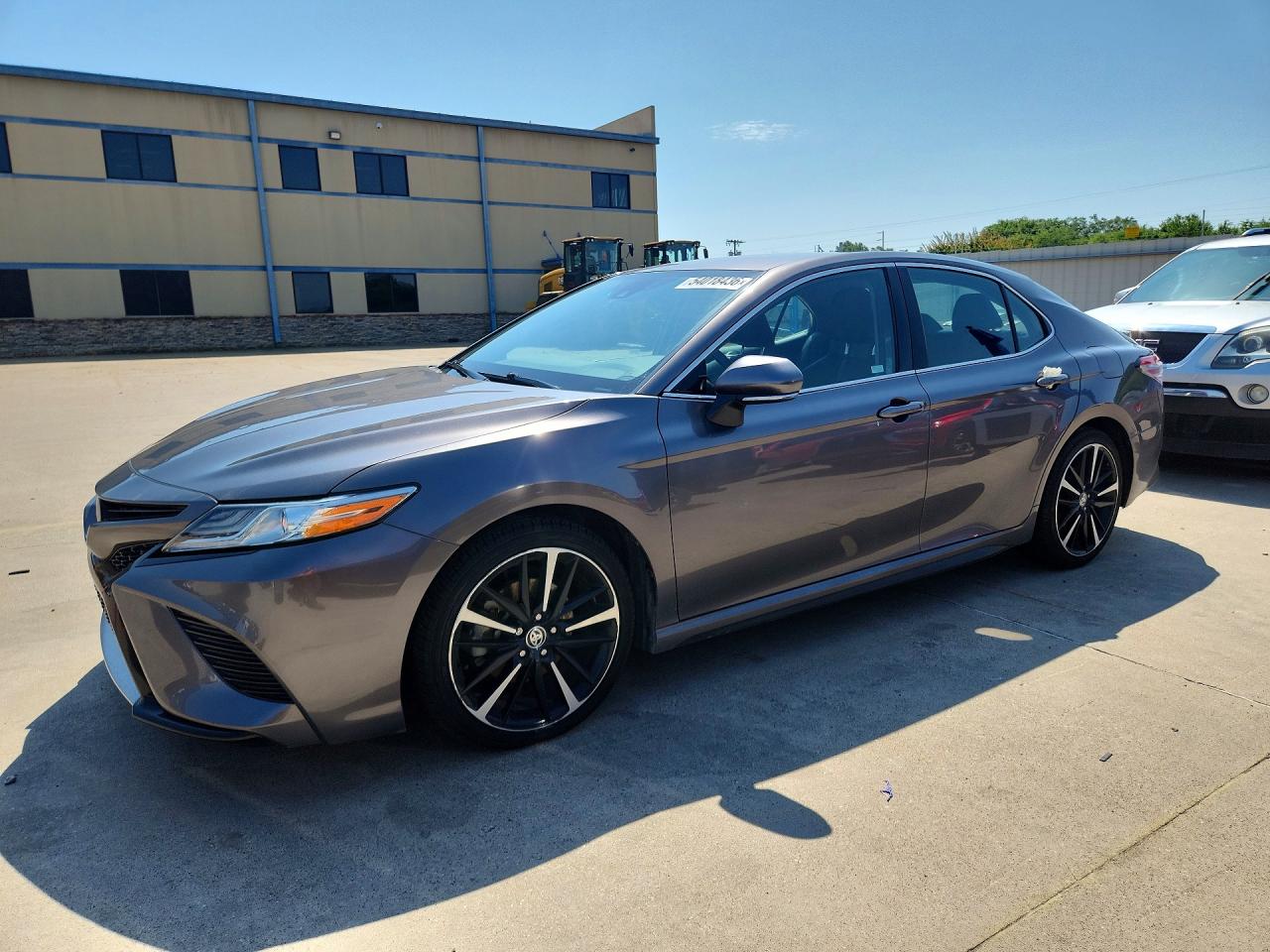 2020 TOYOTA CAMRY XSE — Front 3/4