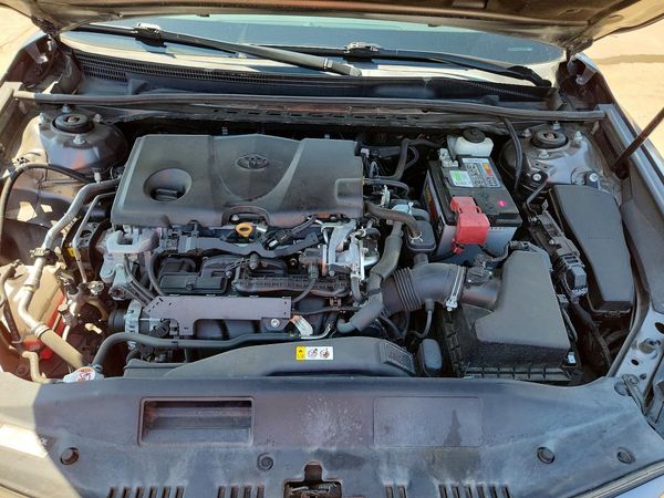 2020 TOYOTA CAMRY XSE — Engine bay