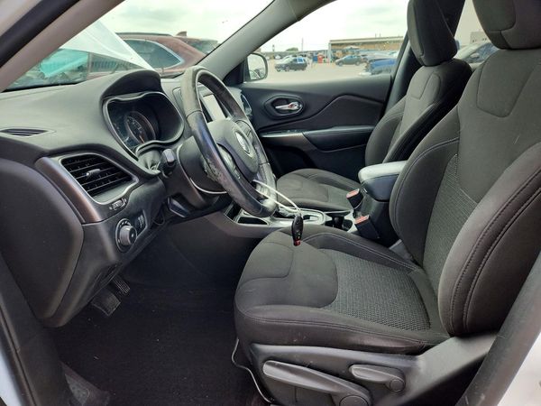2019 JEEP CHEROKEE LATITUDE FWD