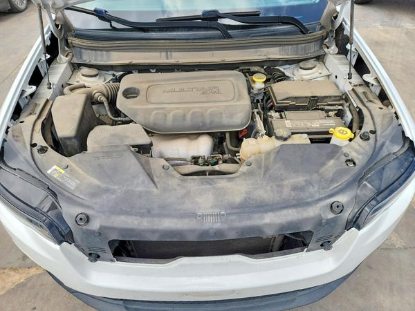 2019 JEEP CHEROKEE LATITUDE FWD