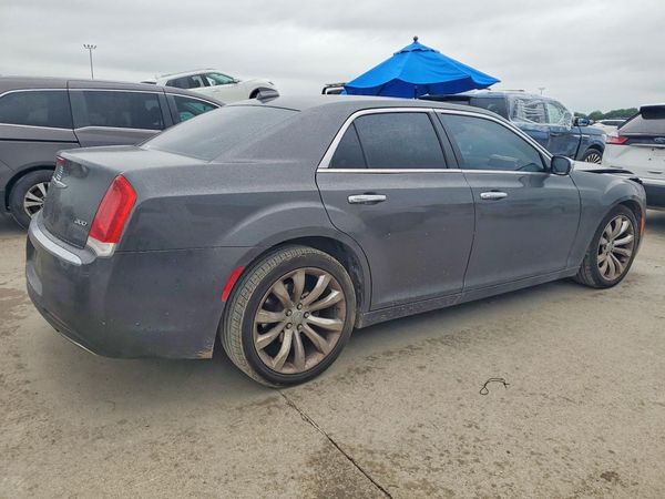 2019 CHRYSLER 300