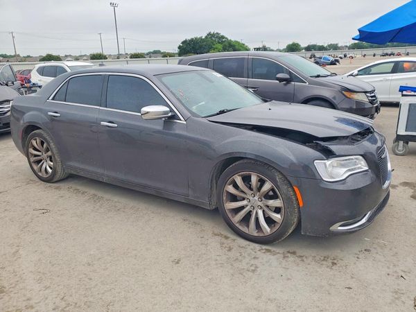 2019 CHRYSLER 300