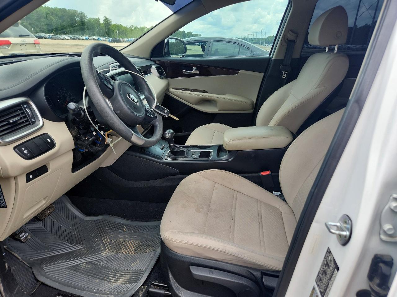 2018 KIA SORENTO L, LX