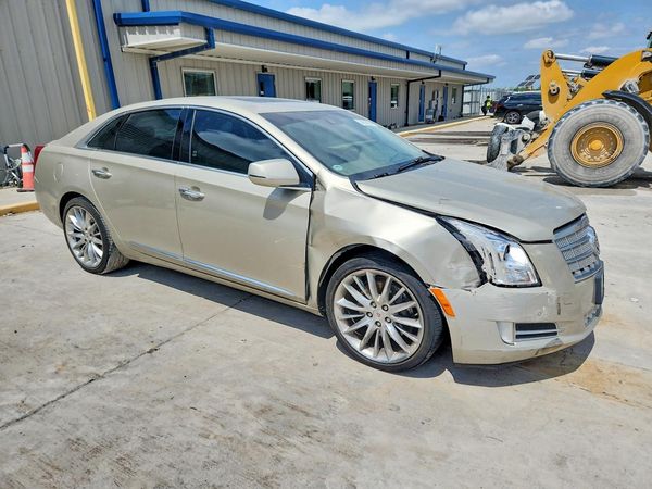 2013 CADILLAC XTS Platinum Collection