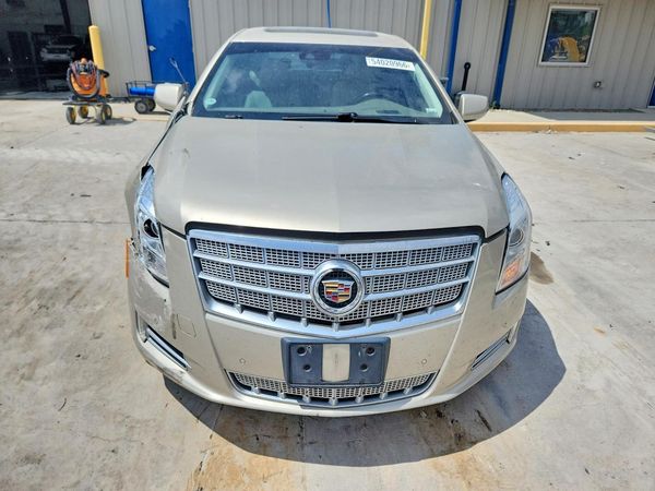 2013 CADILLAC XTS Platinum Collection