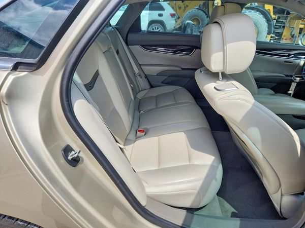 2013 CADILLAC XTS Platinum Collection