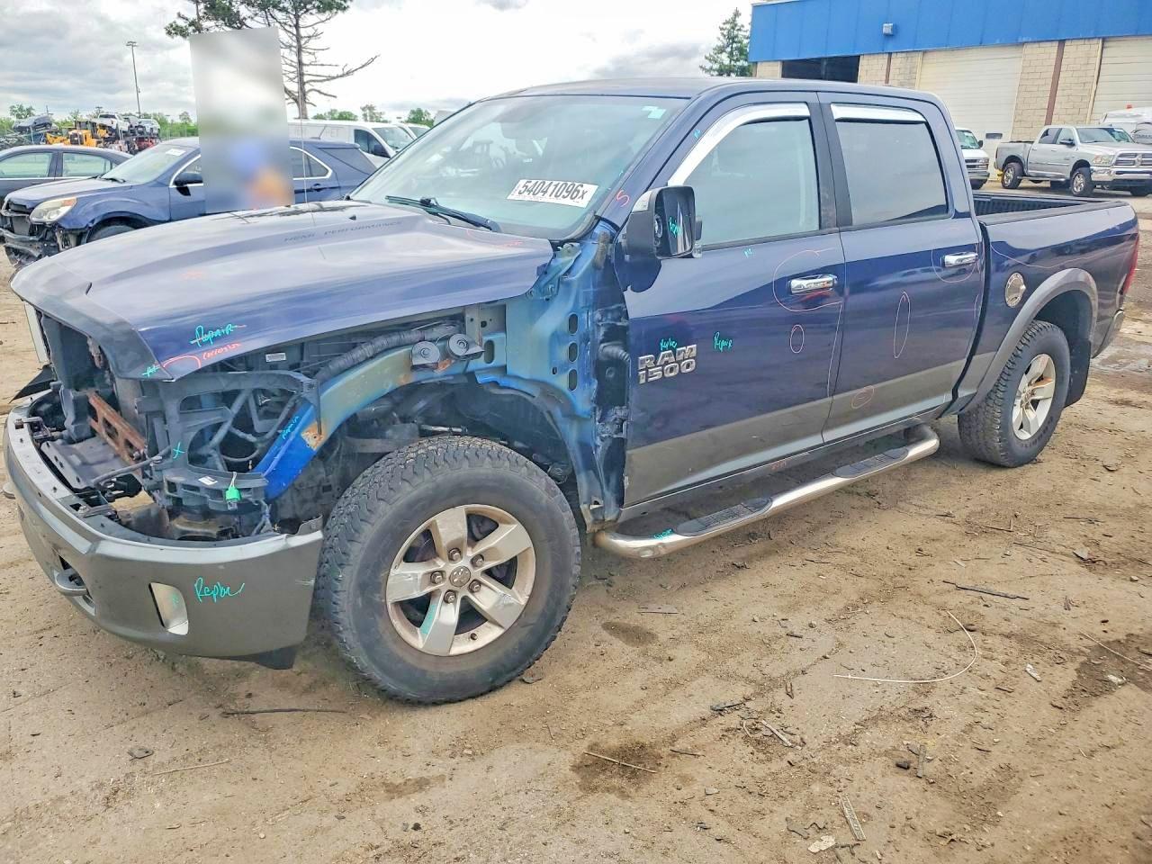 2013 RAM 1500 SLT
