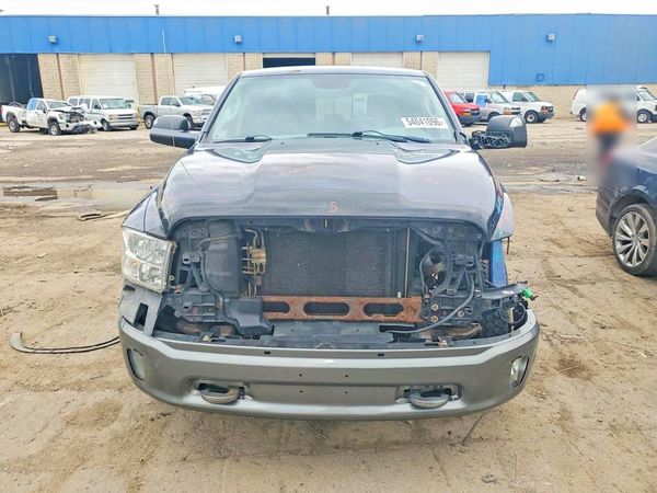 2013 RAM 1500 SLT