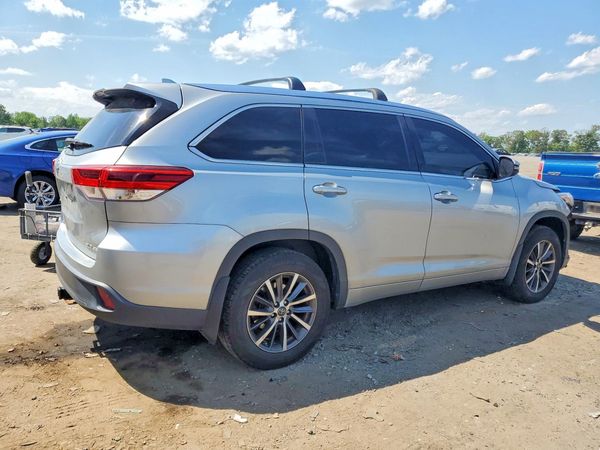 2017 TOYOTA HIGHLANDER SE/XLE