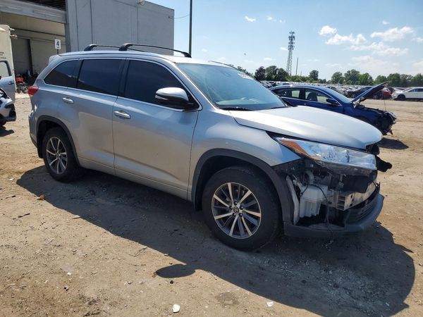 2017 TOYOTA HIGHLANDER SE/XLE