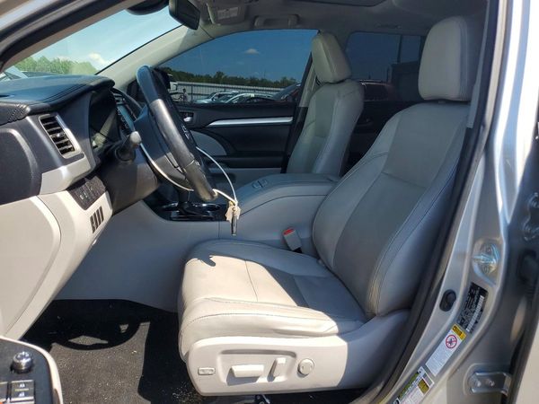 2017 TOYOTA HIGHLANDER SE/XLE