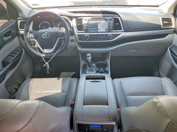 2017 TOYOTA HIGHLANDER SE/XLE