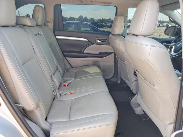 2017 TOYOTA HIGHLANDER SE/XLE